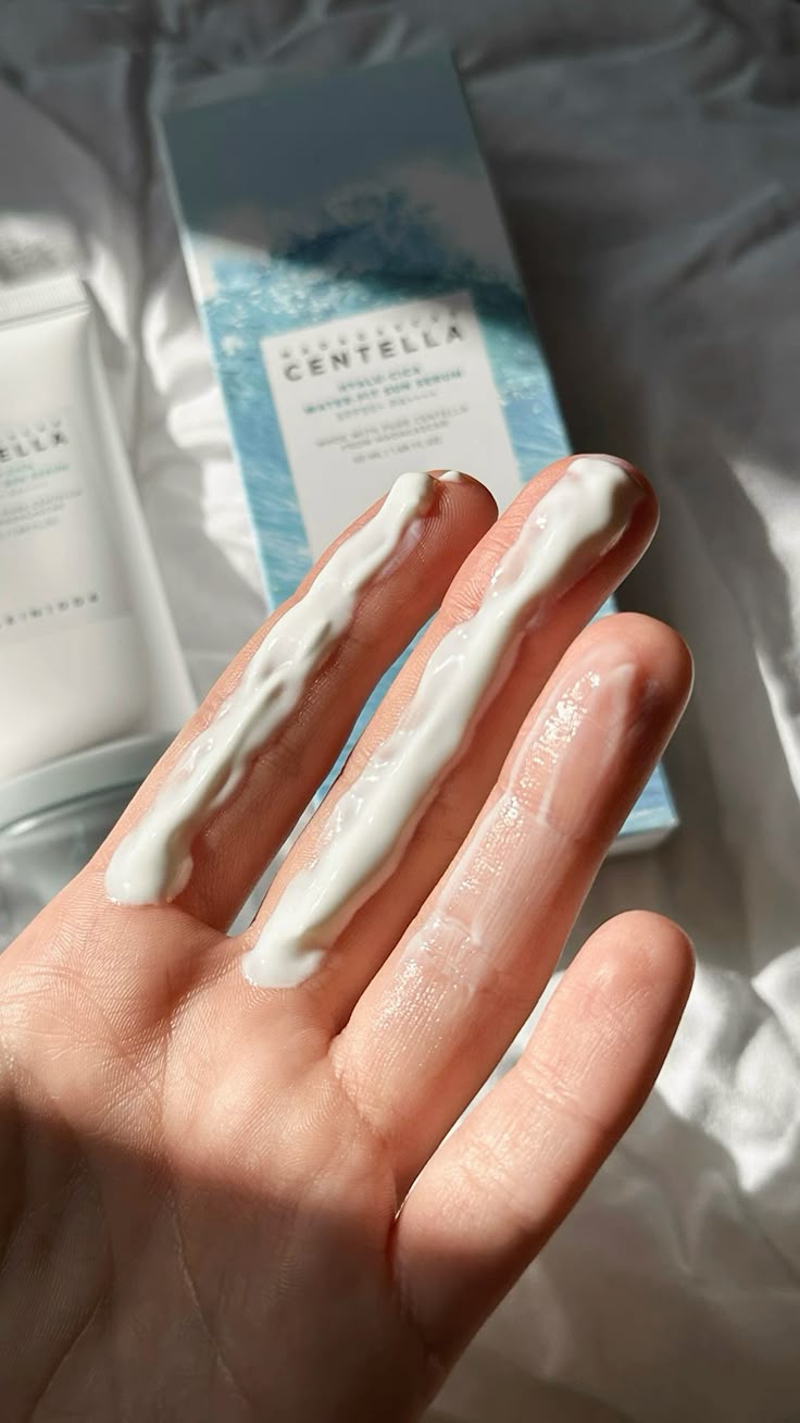 Glow Daily Shield Glow SPF Moisturizer - Protect & Glow